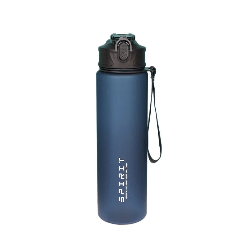 Blå sportflaska 750 ml med dricklock och handledsrem